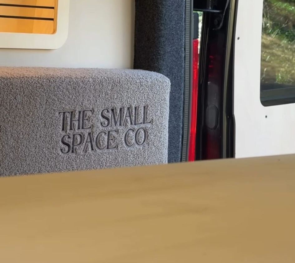 Home Logo Machine Embroidery for Soft furnishing